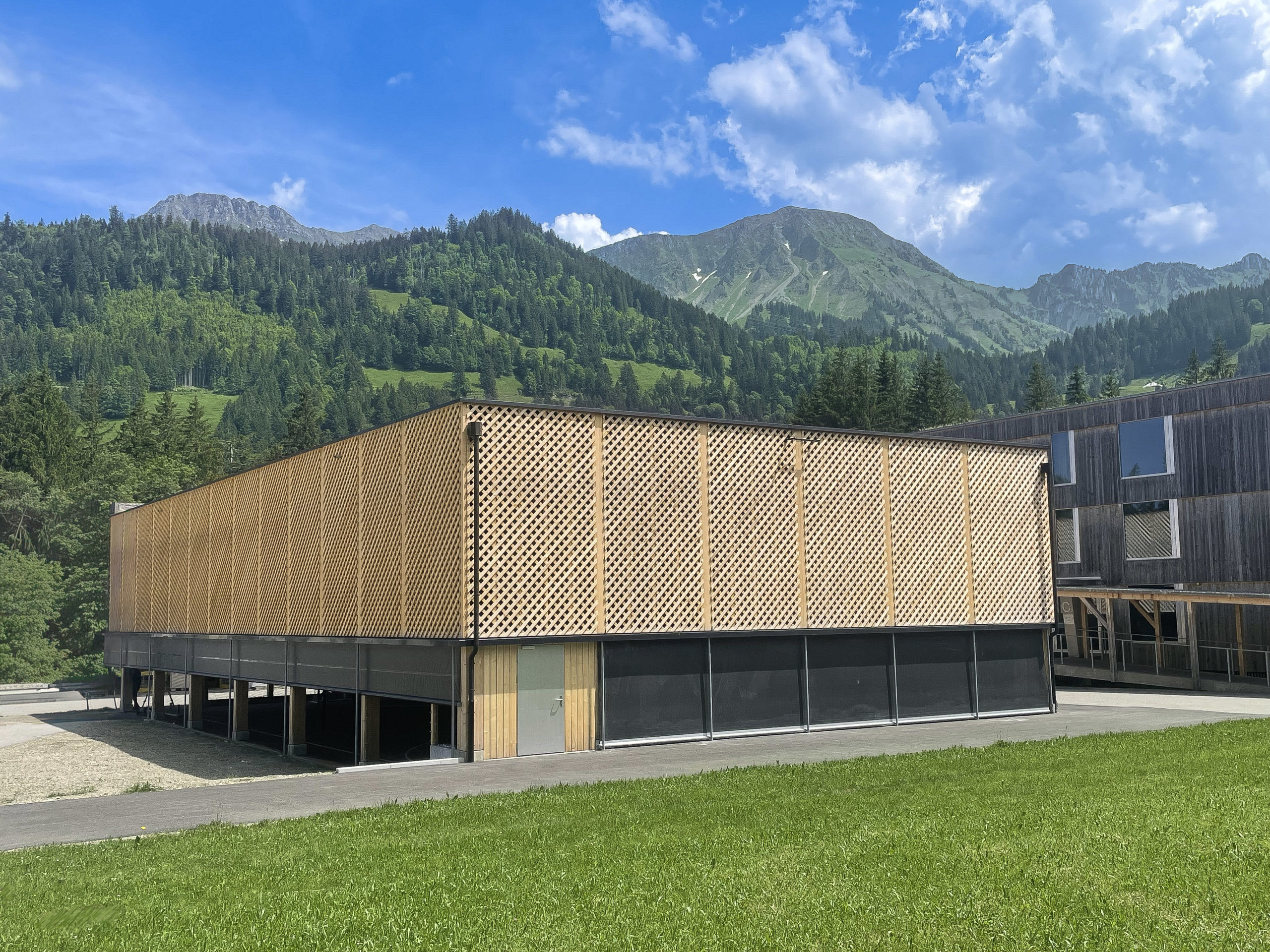 Salle de sport extérieure couverte — Lac Noir (FR)